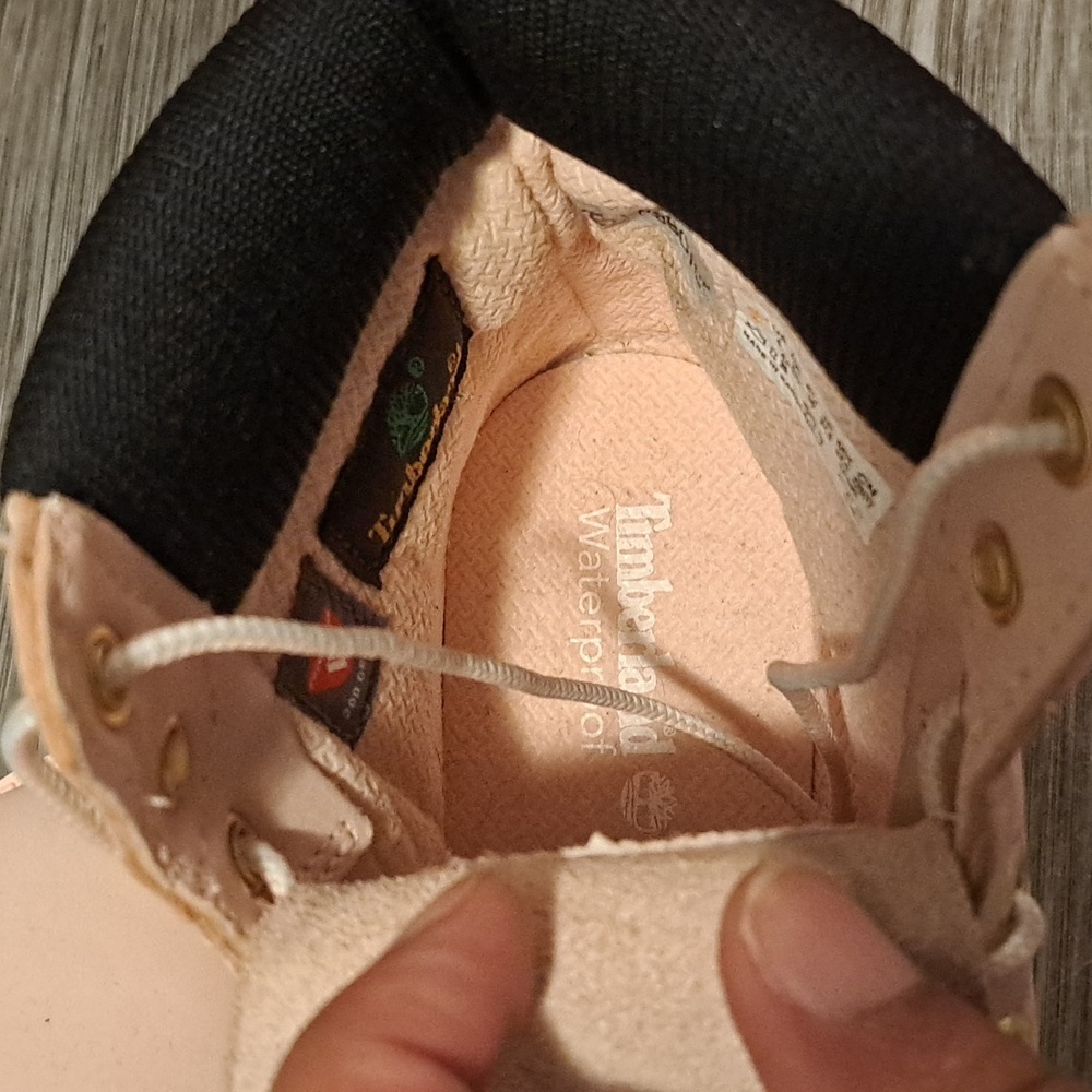BOOTS - Picture 4 of 6